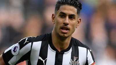 ليستر سيتي يضم الإسباني بيريز من نيوكاسل