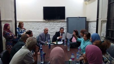 بالصور.. نقيب الإعلاميين يُسلم الأعضاء الجدد بطاقات العضوية