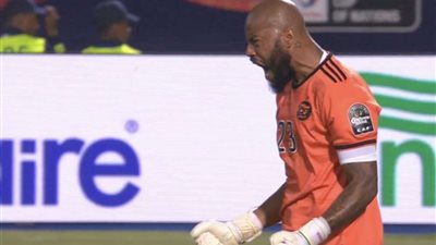 حارس مرمي الجزائر: القادم أصعب في أمم أفريقيا وهدفنا اللقب