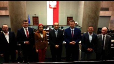 سفير مصر في بولندا يلتقي رئيس مجموعة الصداقة المصرية البولندية بالبرلمان البولندي