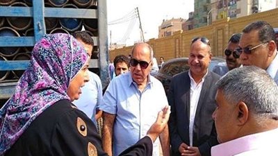 جولة مفاجئة لمحافظ الشرقية بمستودع بيع إسطوانات في الزقازيق