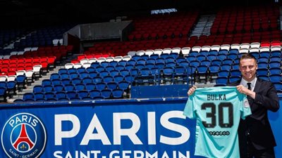 باريس سان جيرمان يعلن ضم حارس تشيلسي