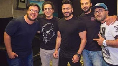 بالصورة.. تامر حسني وأحمد حلمي من كواليس 