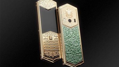طرح أول هاتف مصنوع من الذهب بالإمارات