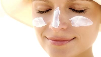 5 فوائد من استخدام واقي الشمس أهمها الحماية من الشيخوخة والسرطان