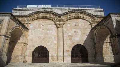 قوات الاحتلال تقتحم باب الرحمة في الأقصى