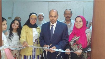 رئيس جامعة المنيا يفتتح معرض 