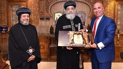 بالصور.. إطلاق أول كتاب للبابا تواضروس على 