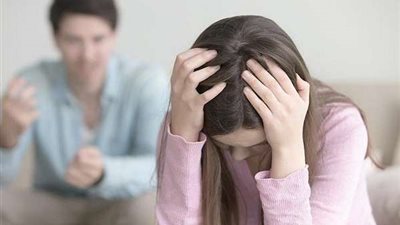 نائب يطالب قطع الخدمات عن المتهربين من دفع النفقة للزوجة والأبناء