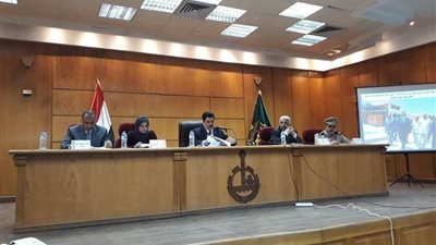 محافظ القليوبية يشدد علي عدم ترك المواطن فريسة لجشع التجار