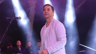 23 يوليو.. مدحت صالح يغني على المسرح الروماني