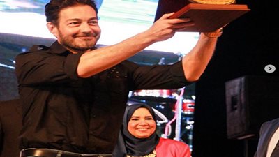 بالصور.. أحمد زاهر ينشر صور تكريمه من المعهد العالي للإعلام