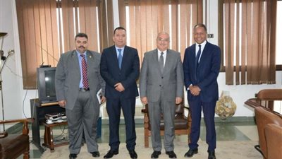 جامعة أسيوط تبحث سبل عقد شراكة مع مسئولي برنامج الأغذية العالمي