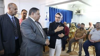 نائب محافظ الوادي الجديد تتفقد البرنامج التدريبي للعاملين بالجهاز الإداري