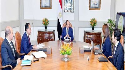 السيسي يستعرض برامج الحماية الاجتماعية مع وزيرة التضامن