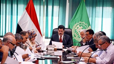 محافظ القليوبية يبحث الاستعدادات النهائية للمرحلة الثالثة من إزالة التعديات