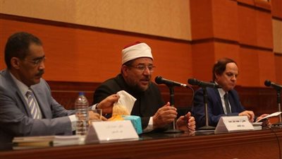 وزير الأوقاف ونقيب الصحفيين يفتتحان دورة قضايا تجديد الخطاب الديني