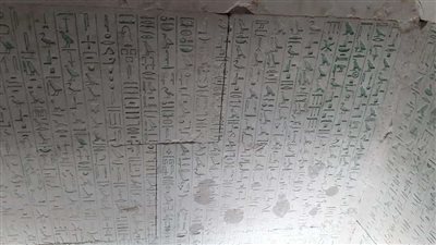 بالصور.. وزير الأثار  يُعلن عن اكتشاف مقبرة 