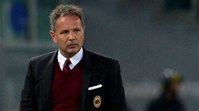 مدرب ميلان السابق يعلن إصابته بسرطان الدم