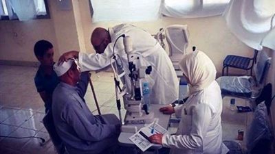 الكشف المجاني على 400 مواطن من الأسر الأولى بالرعاية في الزقازيق