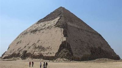 بعد افتتاحه لأول مرة منذ 4500 عامًا.. أبرز المعلومات عن هرم سنفرو