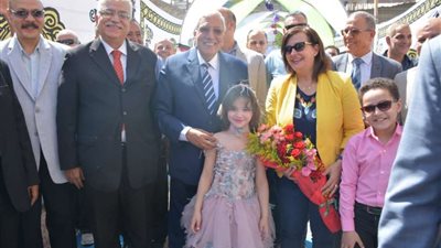 شاروبيم ومحرز يفتتحان أول مصنع ثلج متنقل في مصر