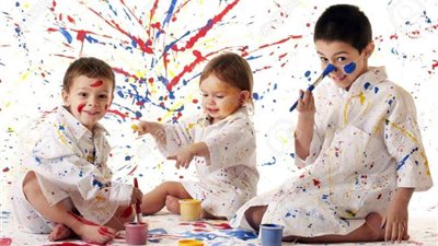 لبياض ناصع.. حيلة سحرية لتنظيف الملابس من البقع الصعبة