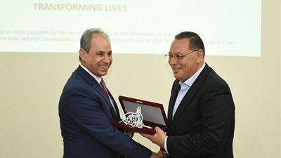 وزير التعليم العالي ومحافظ الشرقية يفتتحان 3 مراكز للتطوير المهني بجامعة الزقازيق