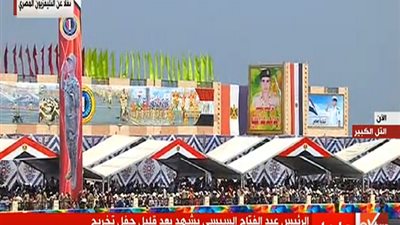 الرئيس السيسي يشهد تخريج دفعة من ضباط الصف المعلمين