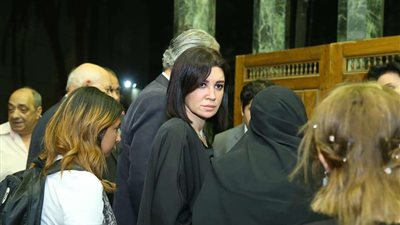 أروى جودة وأشرف ذكي في عزاء يوسف شريف رزق الله (صور)