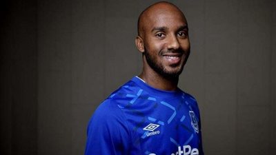 إيفرتون يتعاقد مع فابيان ديلف لاعب وسط مانشستر سيتي