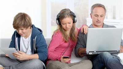 للآباء والأمهات.. دراسة تكشف عن سبب اكتئاب المراهقين