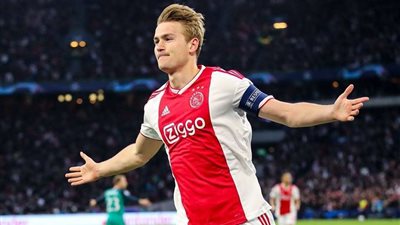 رسميا.. يوفنتوس يعلن وصول دي ليخت لتورينو