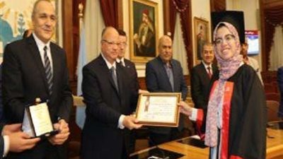 محافظ القاهرة يكرم أوائل الثانوية العامة على مستوى المحافظة