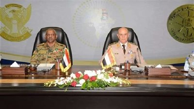 رئيس الأركان يلتقي نظيره السوداني