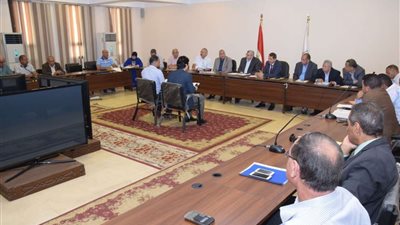 بحث مطالب وشكاوي المواطنين في اللقاء المفتوح ببني سويف