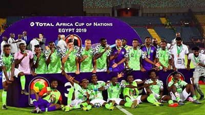 بالصور.. احتفال لاعبى نيجيريا بتحقيق برونزية أمم أفريقيا 2019
