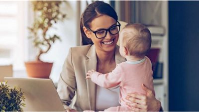 عودة الأمهات للعمل بعد الولادة تحميهنّ من فقدان الذاكرة!