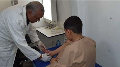 الكشف على 1716 مريض  بقافلة طبية بالجيزة