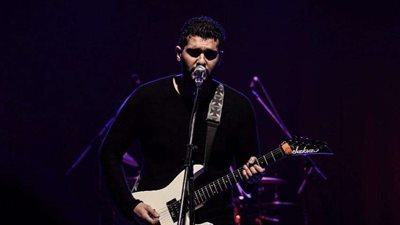 بالصور.. مؤسس فرقة 