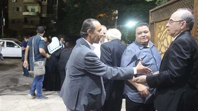 توافد نجوم ماسبيرو على عزاء زوجة رشوان توفيق (صور)