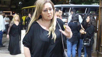 نهال عنبر وعفاف شعيب في عزاء زوجة رشوان توفيق (صور)