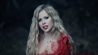 آفريل لافين تصل لـ 4 مليون مشاهدة بكليب أغنيتها الجديدة