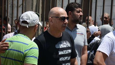 بالصور.. نجوم الكرة يحضرون جنازة شقيق التوأم