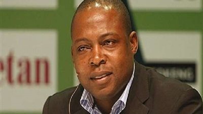 أسطورة كرة القدم الزامبية يحضر نهائي أمم أفريقيا 2019