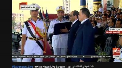 طلاب كلية الشرطة يؤدون عروضًا عسكرية أمام الرئيس السيسي