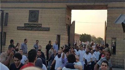 العفو عن 141 من نزلاء السجون والإفراج الشرطى عن 175 سجيناً