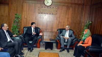 محافظ القليوبية يستقبل مدير المتابعة الميدانية بمجلس الوزراء