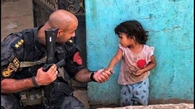 «العيون الحارسة» ترسم الابتسامة على وجوه أطفال المنيا البريئة