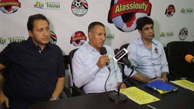 رئيس الأسيوطي يفجر مفاجأة: الصفحة الرسمية تعرضت للقرصنة.. ولا صحة لبيع الفريق